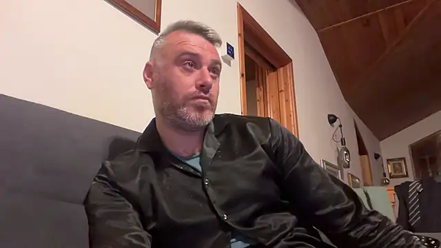 marcovik1 Pertunjukan Webcam