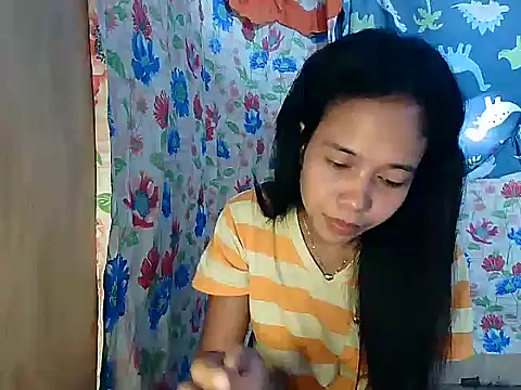 PinaySkinnyGirl's Live XXX Chat