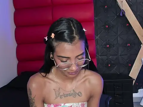 KarlaSlutSkinny__ Live XXX-chat