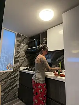 EmmyEvans1 লাইভ XXX চ্যাট