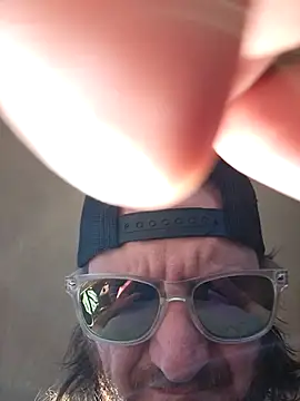 Csirhc: διαδικτυακό σόου στην κάμερα