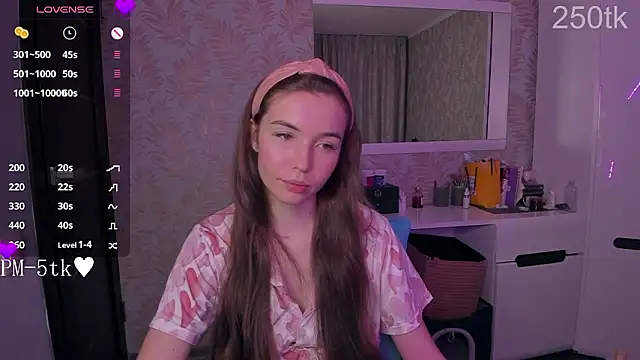 Chatroom XXX en direct de YonaBones