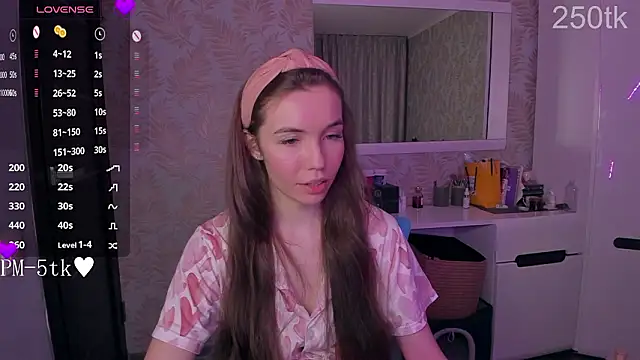 YonaBones Chat XXX in diretta