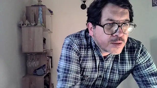 HiddenBear's Webcam Show