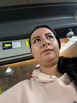 Abril_Luv 现场XXX聊天