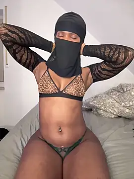 Chatroom XXX en direct de KiaraAmara