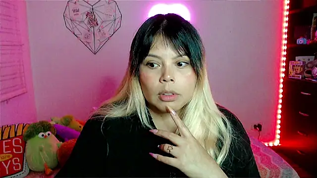 Chat +18 de EllieMoonX ao vivo