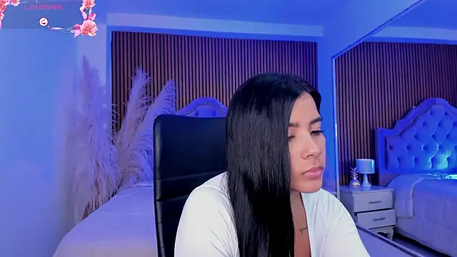 XXX chat uživo modela SelenaStonne