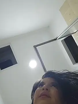 Pretty_Julieta's Live XXX Chat