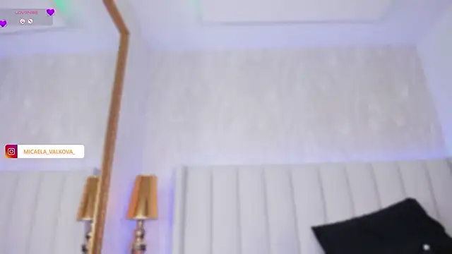 Micaela_valkova Chat XXX in diretta