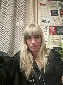 XXX chat uživo modela AlinaGrosu