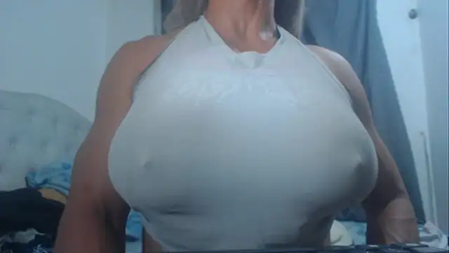 Pokazy przed kamerką – DanielaMuscleTS