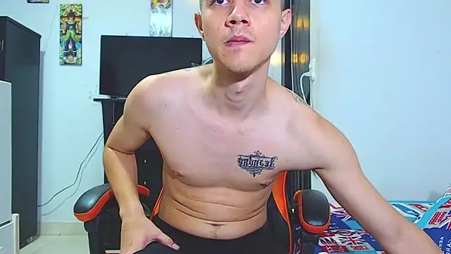 ADAM_HOT's Live XXX Chat