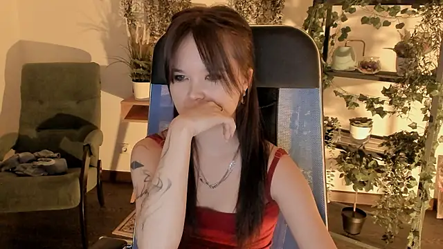 Elainebeness 现场XXX聊天