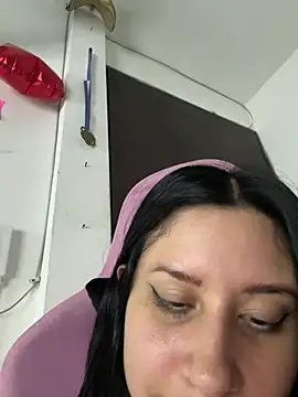 lucy_grey25 现场XXX聊天