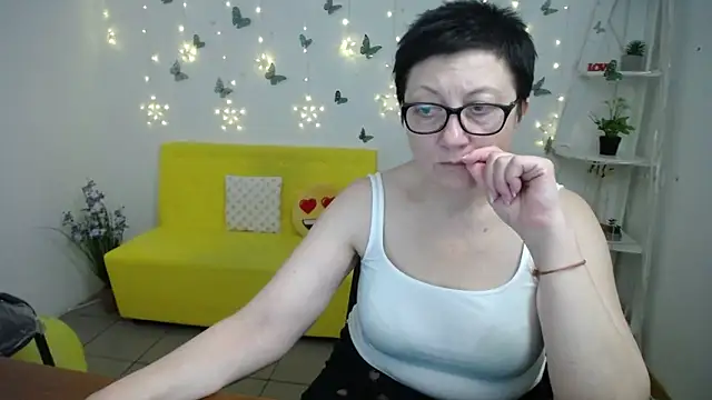 EmilyL0ven Live XXX chat