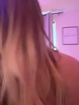 JESS_LOVES: διαδικτυακό σόου στην κάμερα