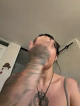 Živý XXX chat EmmyEvans1