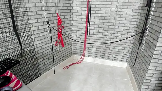 Briana_24 webkamerás műsora