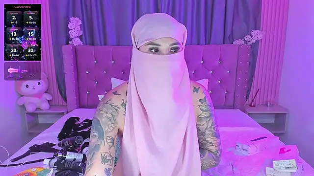 Nayla-Mouna's Webcam Show