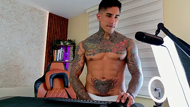 AdanReilly Live XXX-chat