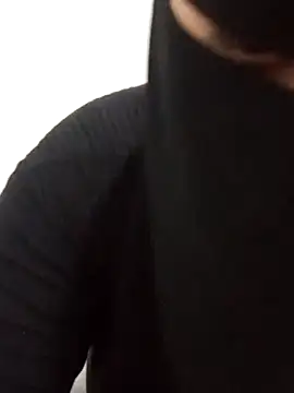 SHouchou23: διαδικτυακό σόου στην κάμερα