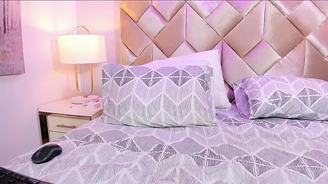 CandyLips_4のライブXXXチャット