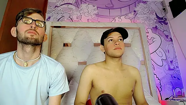 Top_and_bottom Live XXX-chat