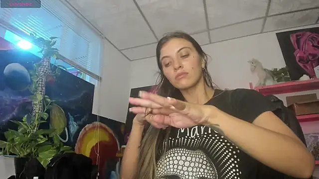 Вебкам-шоу mariecam420