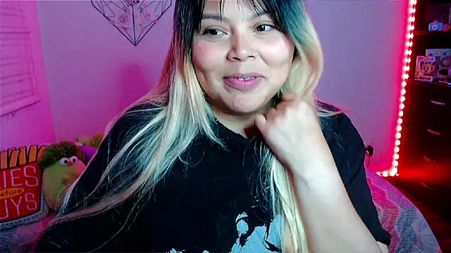 EllieMoonX élő XXX-chatje