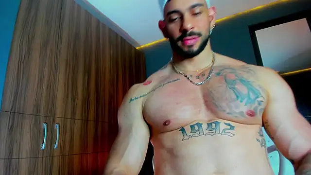 massimo_visconti's Webcam Show