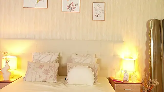 XXX chat uživo modela ZamphyraNightt