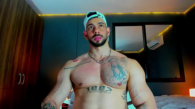 massimo_visconti Chat XXX live