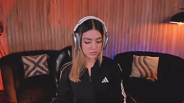 ViolettHansson live XXX chat