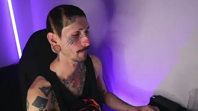 TokyoHatsumoto élő XXX-chatje