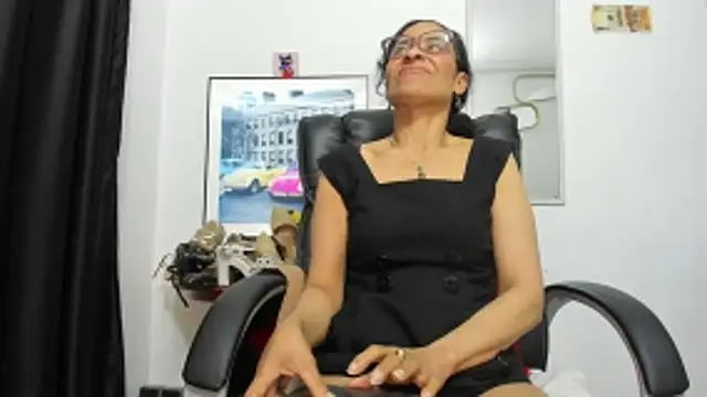 Aries_Mature's Live XXX Chat