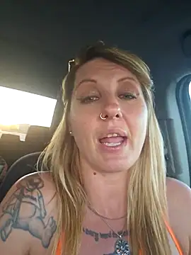 Chat +18 de SheIsSomething ao vivo