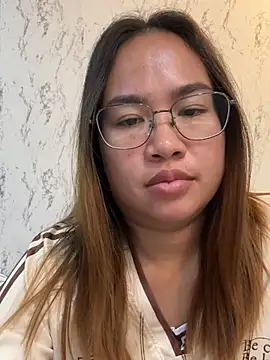 Ponthipn Live XXX chat