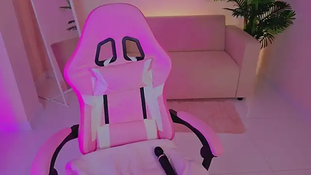 EmilyyyBridgettt Chat XXX live