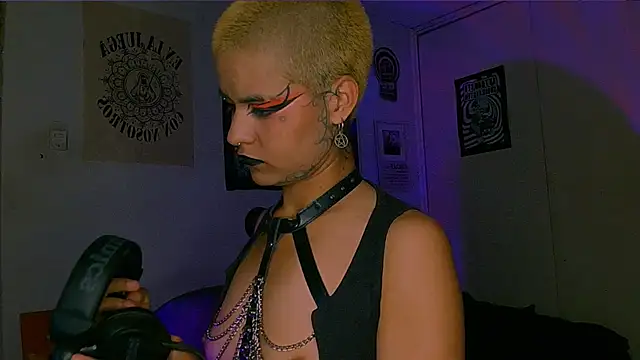 alex_one888 Adlı Modelin Canlı XXX Sohbeti