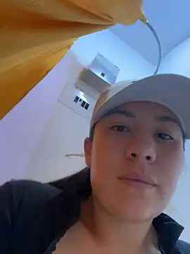 Chat XXX ao vivo de kim_monti