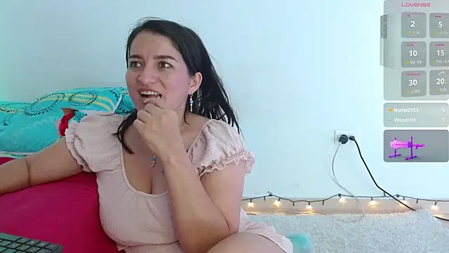 Živý XXX chat Emelyross_