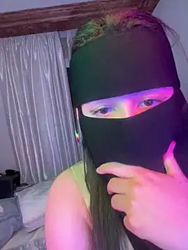 Soft-Babygirl Show Webcam