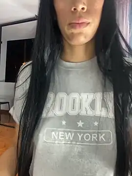 Chatroom XXX en direct de isa_rousse25