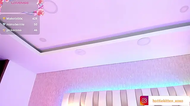 Viollet_xoxo Chat XXX in diretta