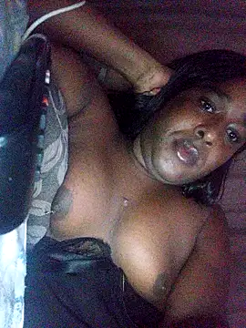 Chatroom XXX en direct de Hellentrans24