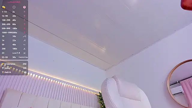 Alissa_piee's Webcam Show