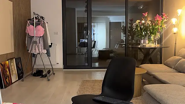 Вебкам-шоу Jolienne