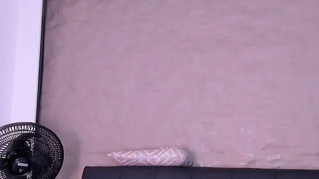 Chatroom XXX en direct de alina-leon