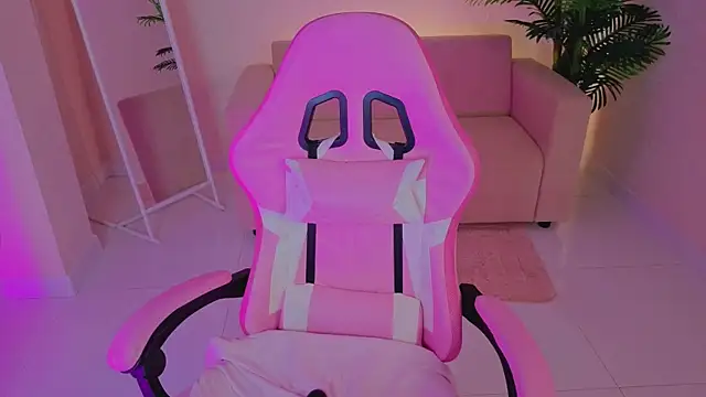 EmilyyyBridgettt – Live XXX-chat